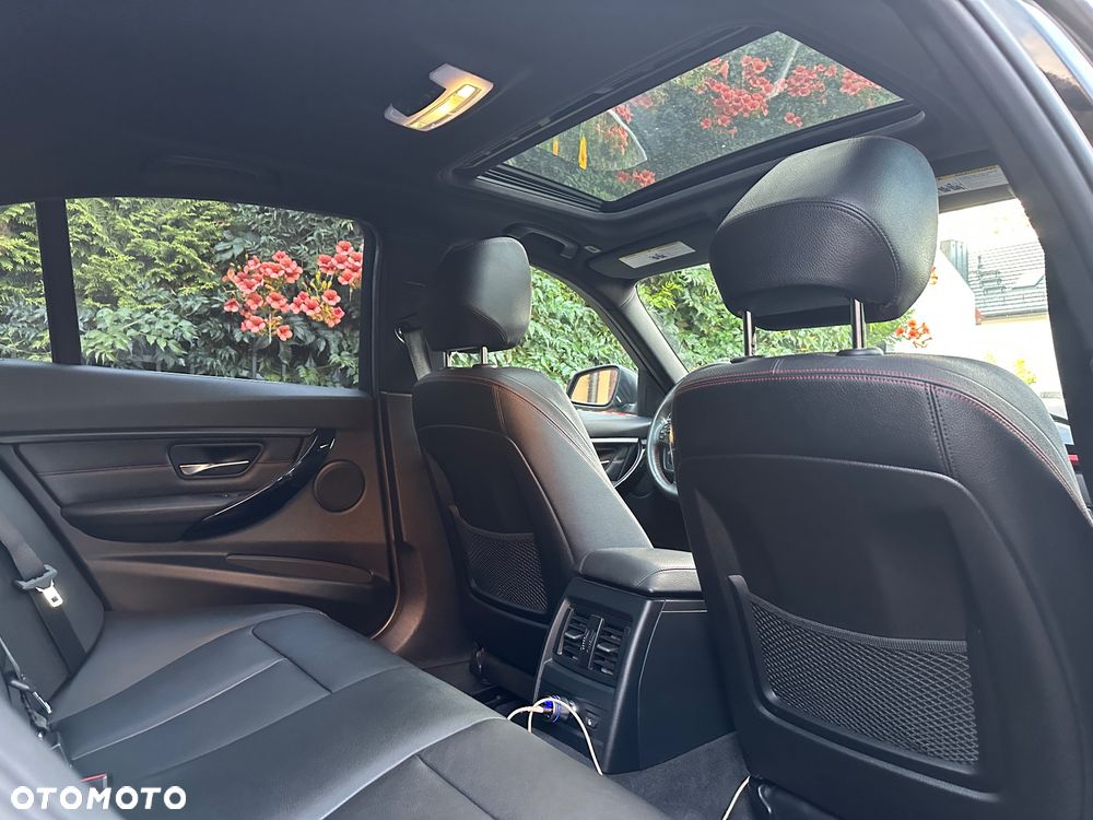 BMW Seria 3 335i xDrive Edition Sport - 15