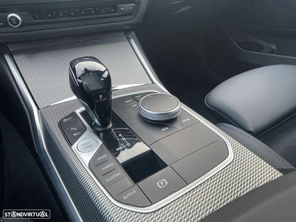 BMW 330 e Aut. M Sport - 29