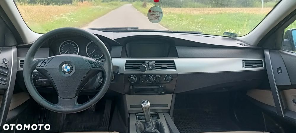 BMW Seria 5 520d - 14