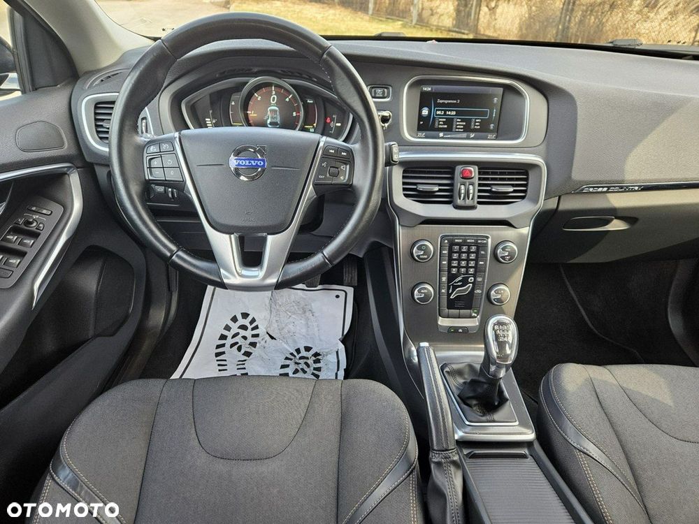 Volvo V40 Cross Country D2 Momentum - 9