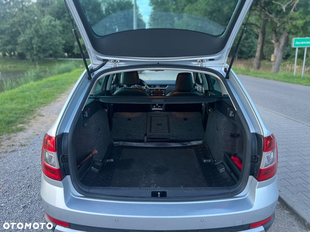 Skoda Octavia Scout 2.0 TDI 4x4 DSG - 7