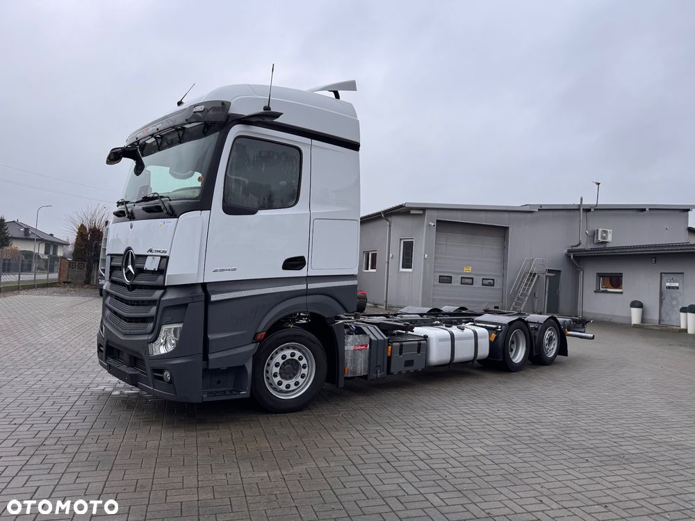 Mercedes-Benz Actros - 19