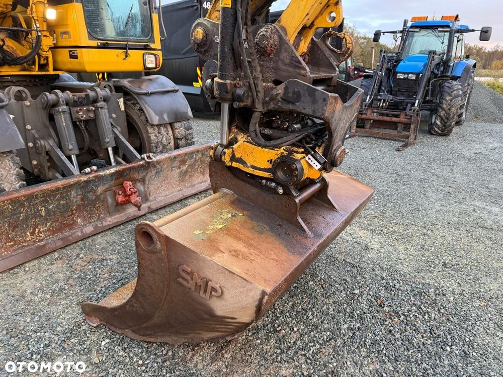 Komatsu PW160-8 6450mtg , 16 TON - 9