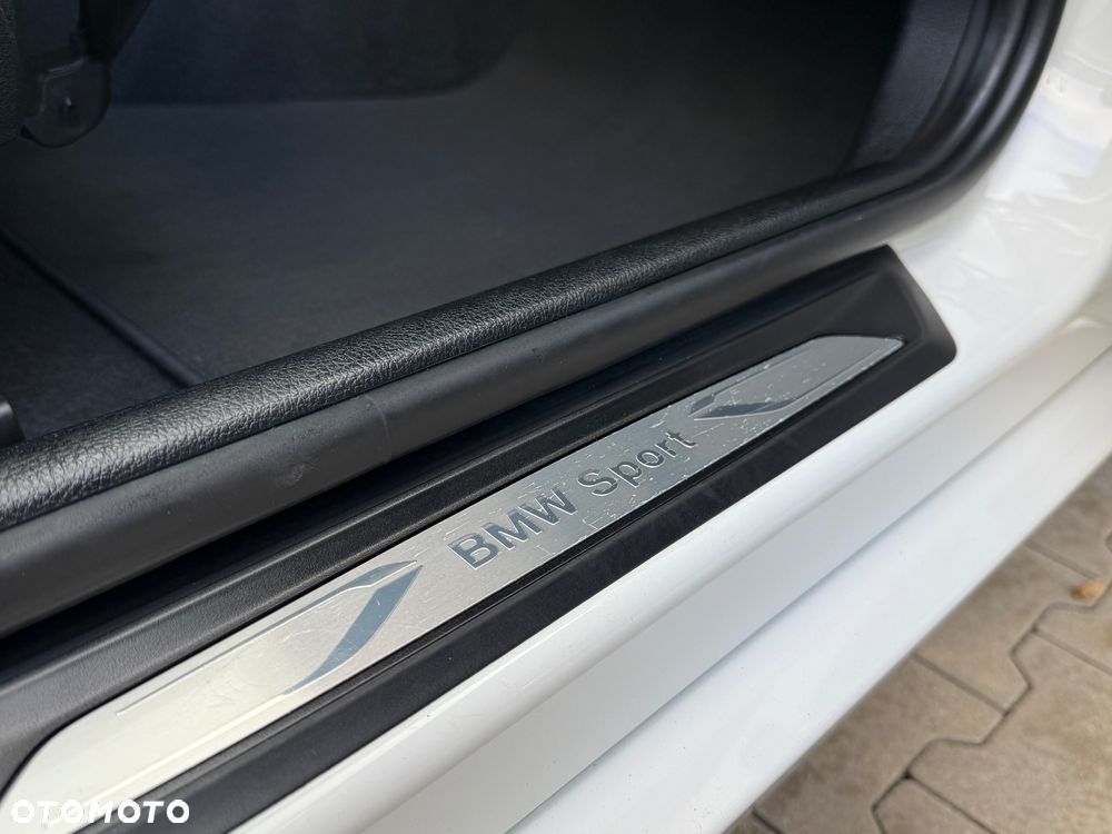 BMW Seria 1 118d Sport Line - 30