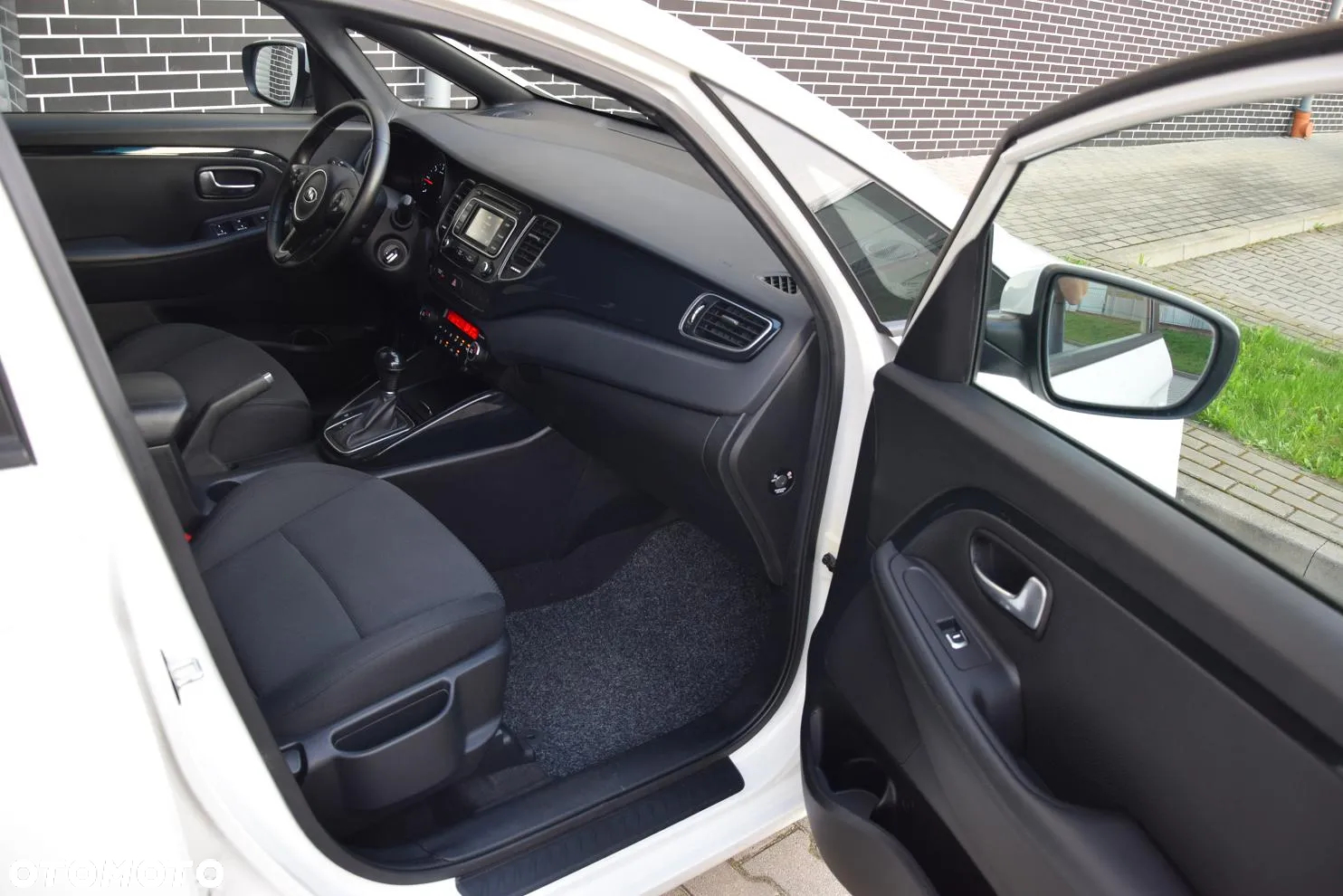 Kia Carens 1.7 CRDi 141 ISG Dream-Team Edition - 9