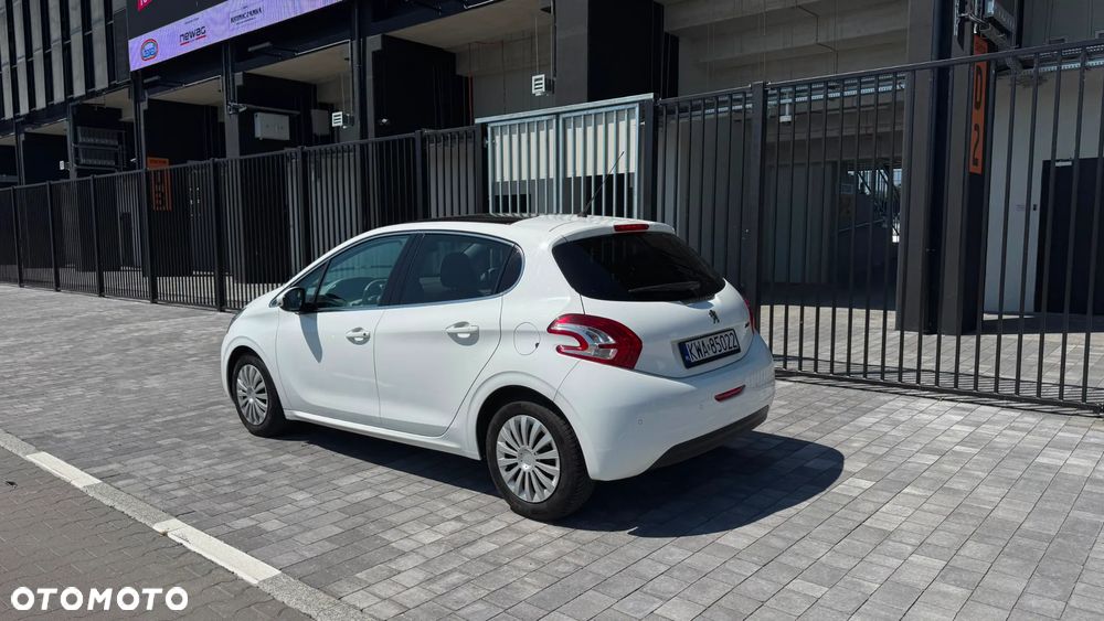 Peugeot 208 - 22