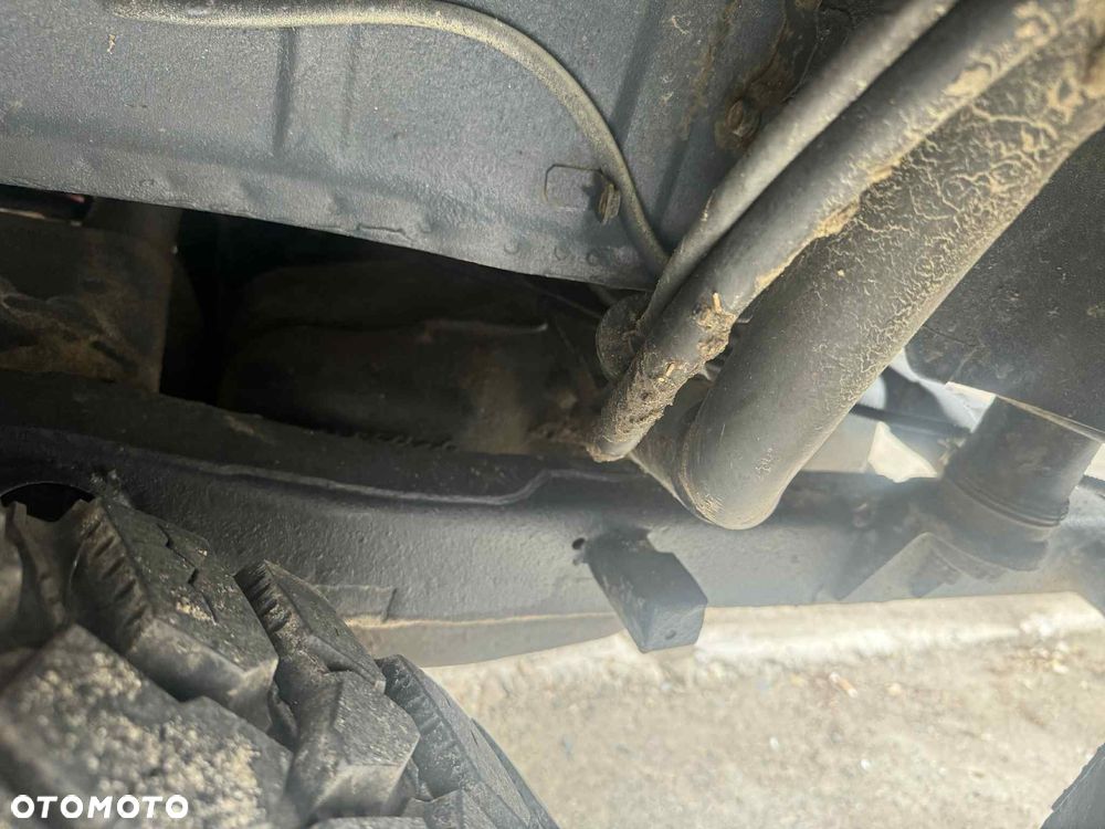 Mitsubishi Pajero - 11