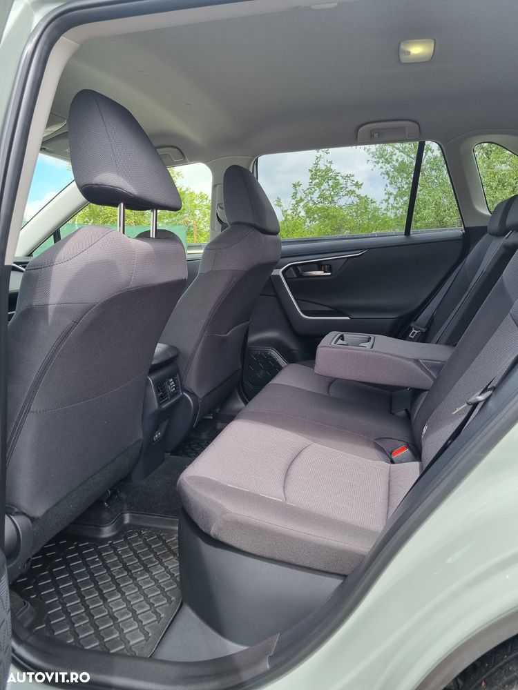 Toyota RAV4 - 18