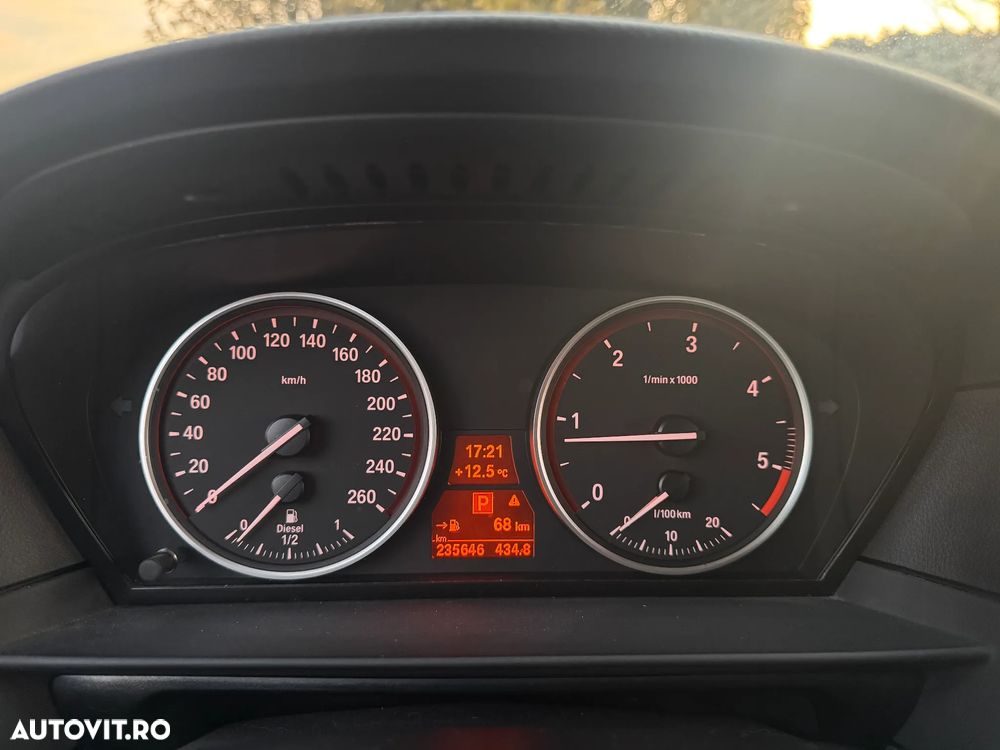 BMW Seria 5 520d Aut. Edition Lifestyle - 36