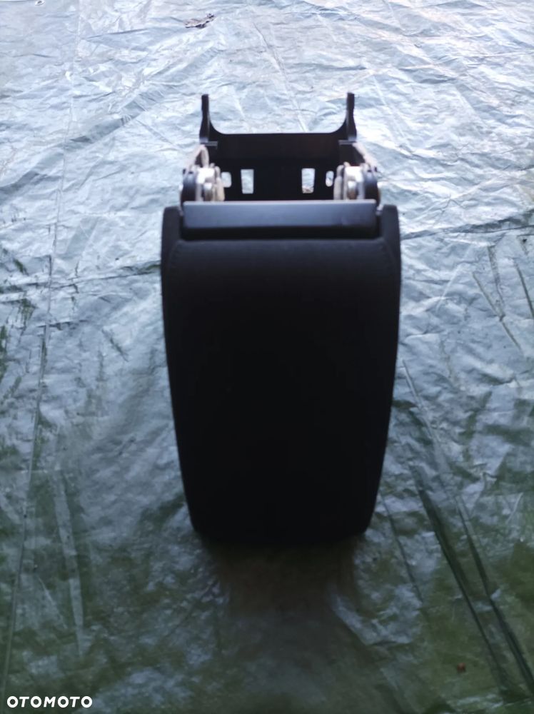 Skoda Octavia III podłokietnik 5E0864207 - 3