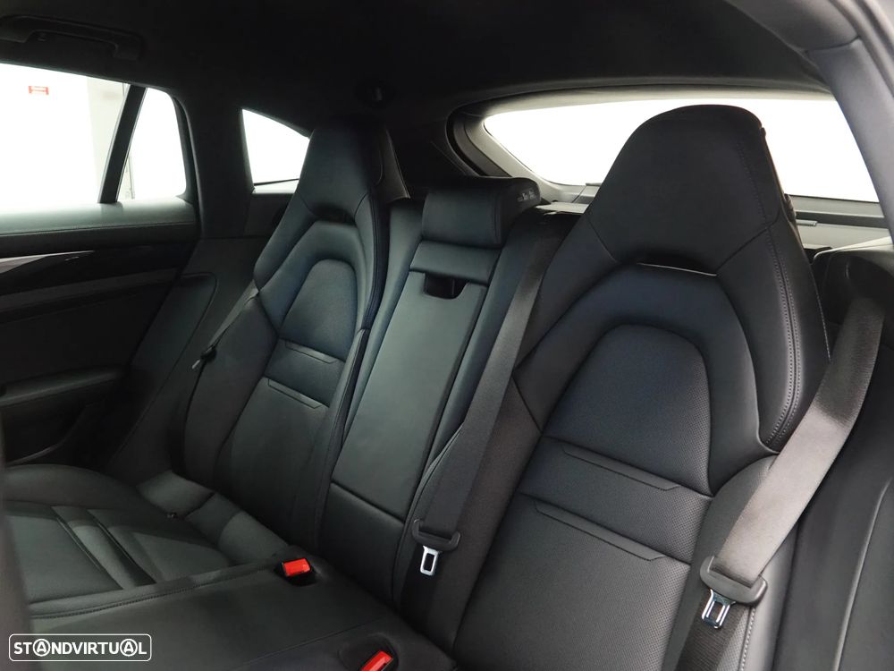 Porsche Panamera Sport Turismo 4 E-Hybrid - 46