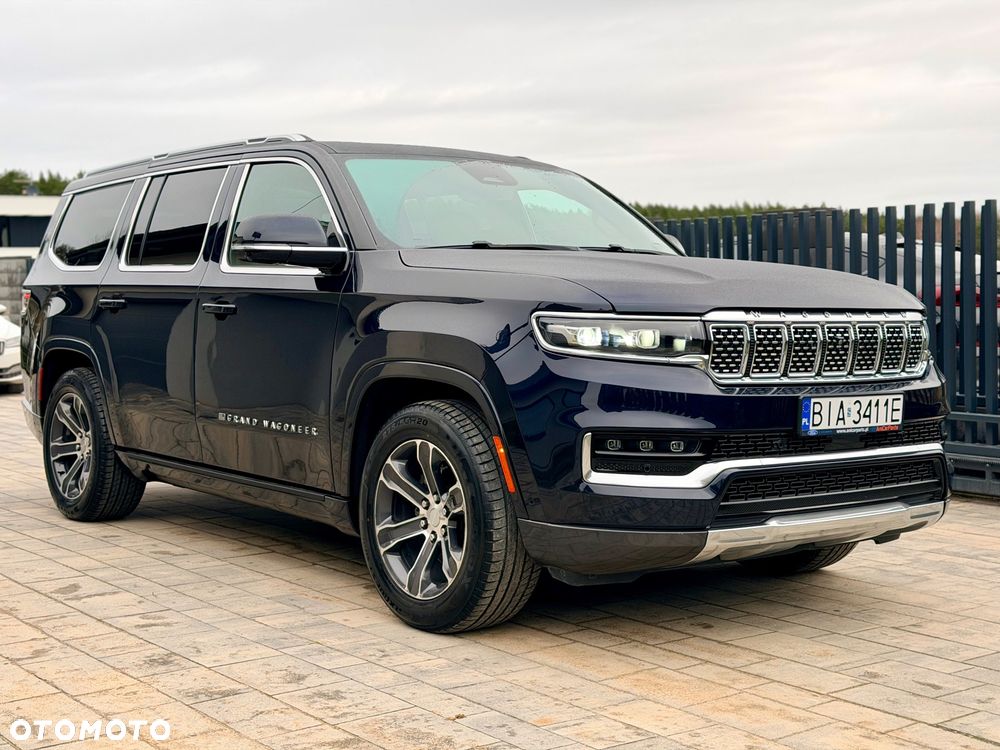 Jeep Grand Wagoneer - 12