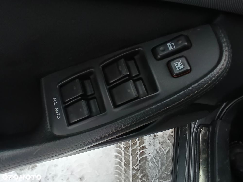 Toyota Avensis 2.0 D-4D - 16