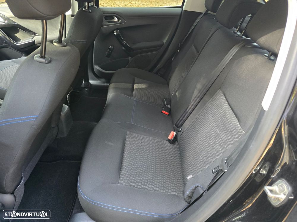 Peugeot 208 1.2 PureTech Active - 23