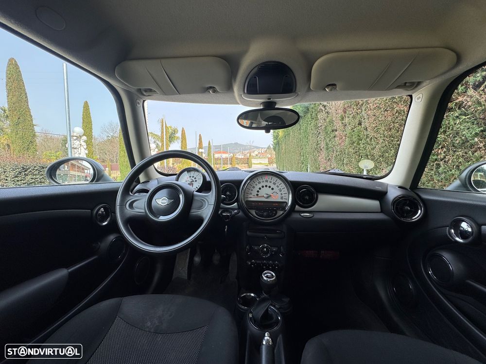 MINI 3 Portas Cooper D - 9