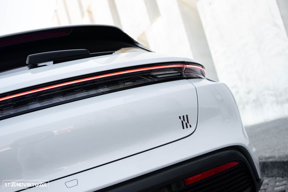 Porsche Taycan Sport Turismo Turbo S - 16