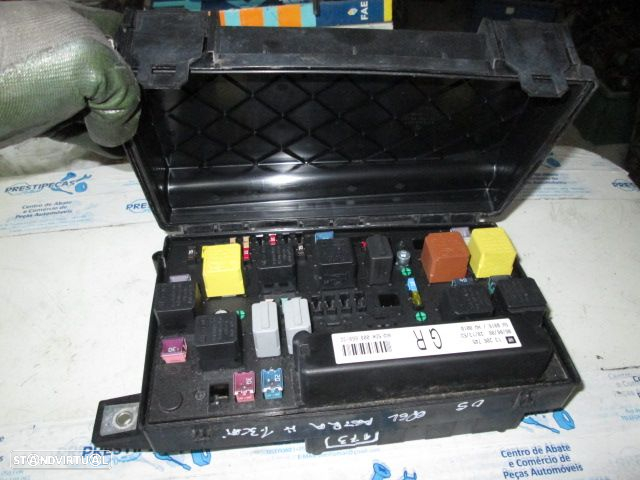 Caixa Fusiveis 1534937 OPEL ASTRA H 2006 1,3CDTI TYCO - 2