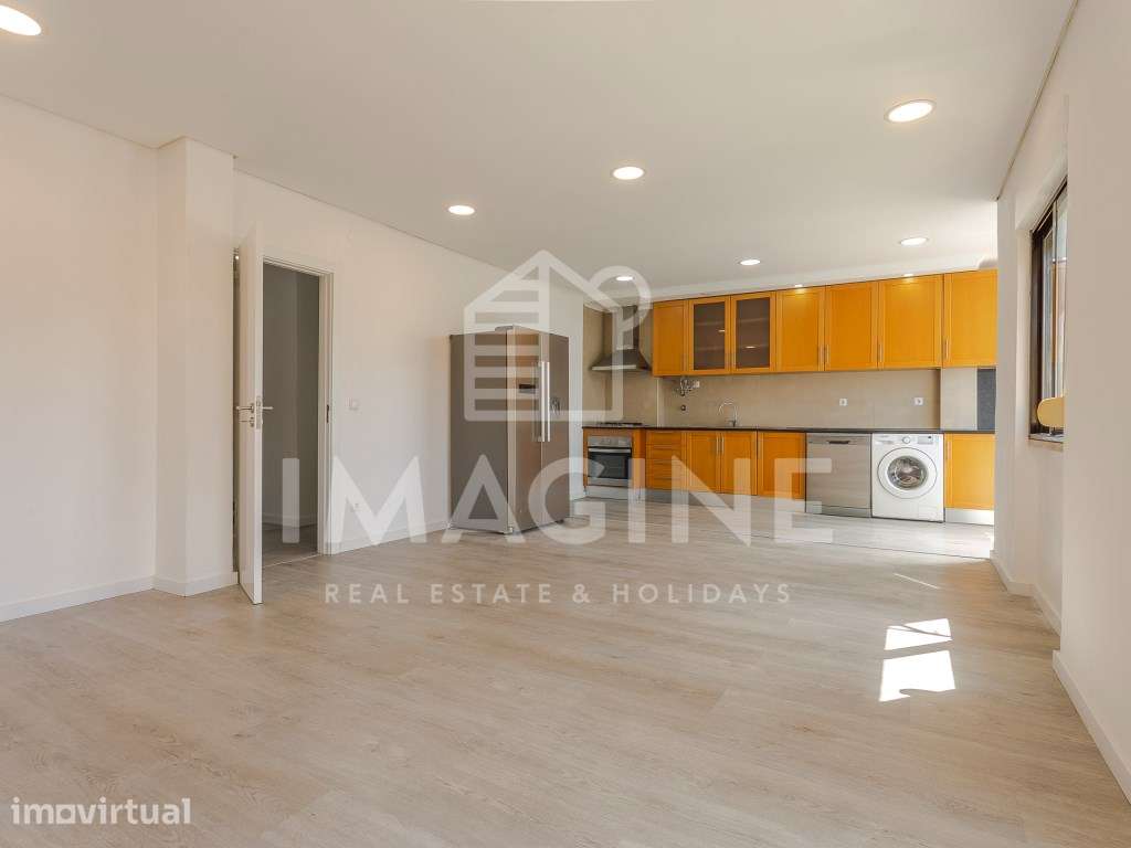 Apartamento T3, no Bairro do Liceu com Varandas - Grande imagem: 5/33