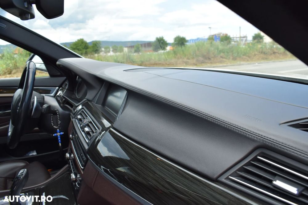 BMW Seria 5 520d Aut. Luxury Line - 8