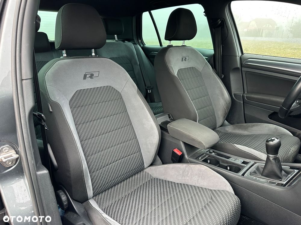 Volkswagen Golf - 30