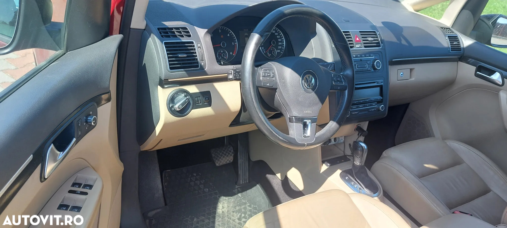 Volkswagen Touran 2.0 TDI DPF DSG Highline - 6