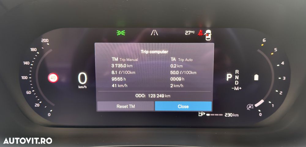 Volvo XC 60 B4 MHEV AT AWD Plus Dark - 12