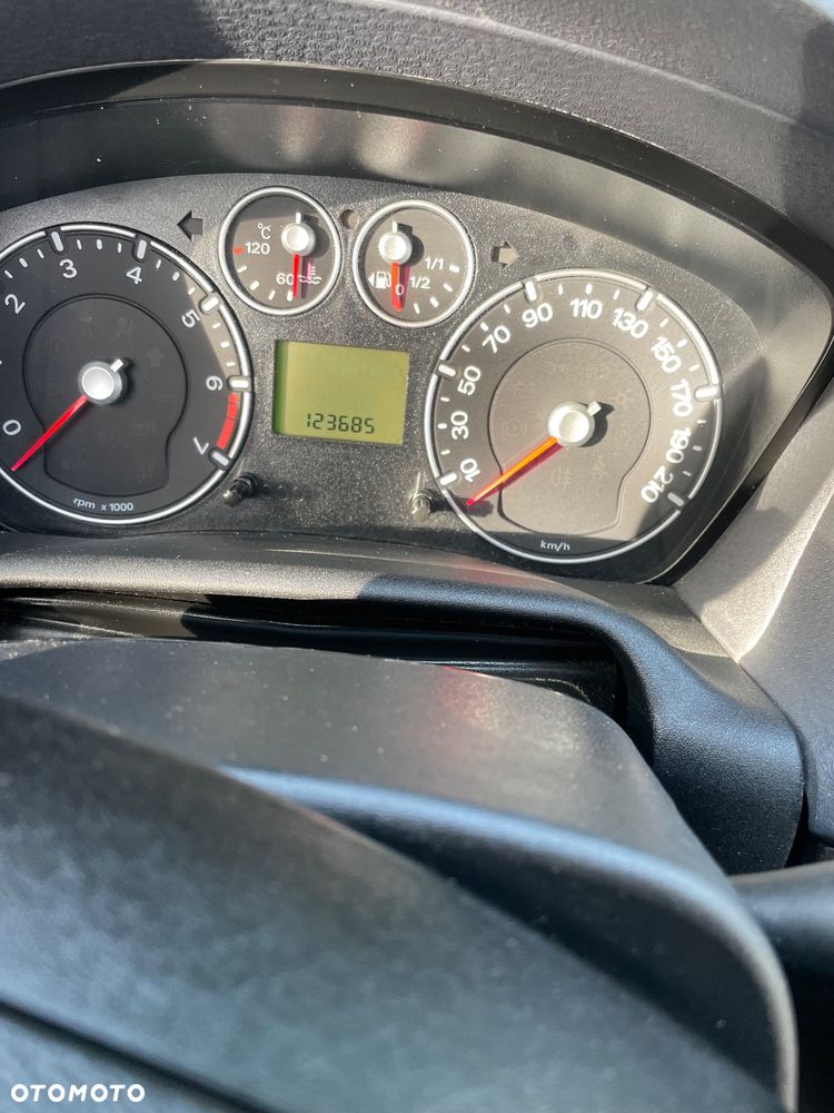 Ford Fusion 1.4 Trend - 8