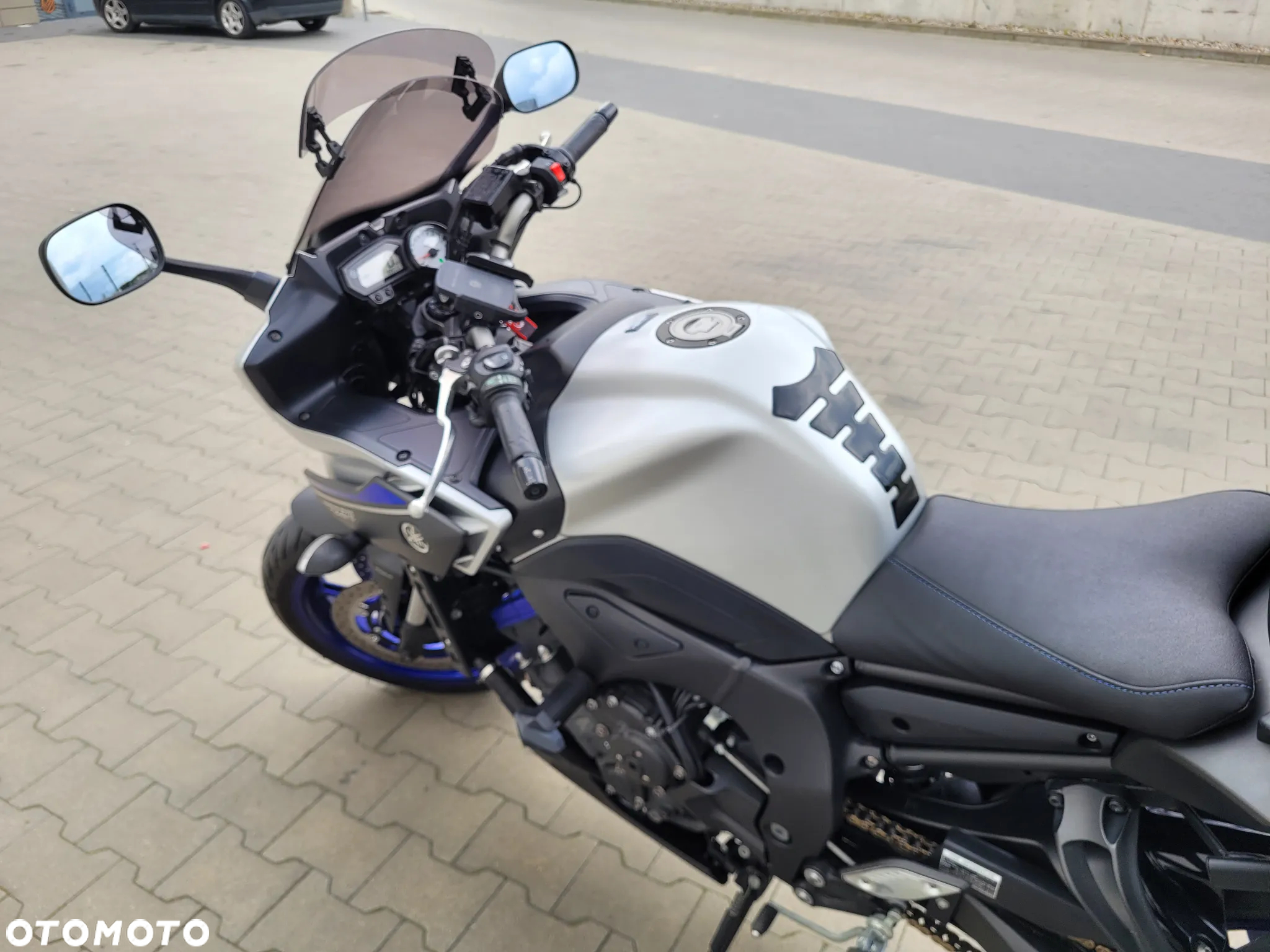 Yamaha FZ8 - 11