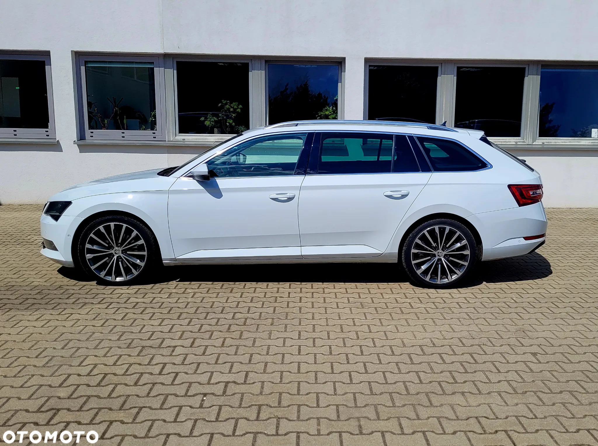 Skoda Superb Combi 2.0 TDI 4x4 DSG L&K - 3