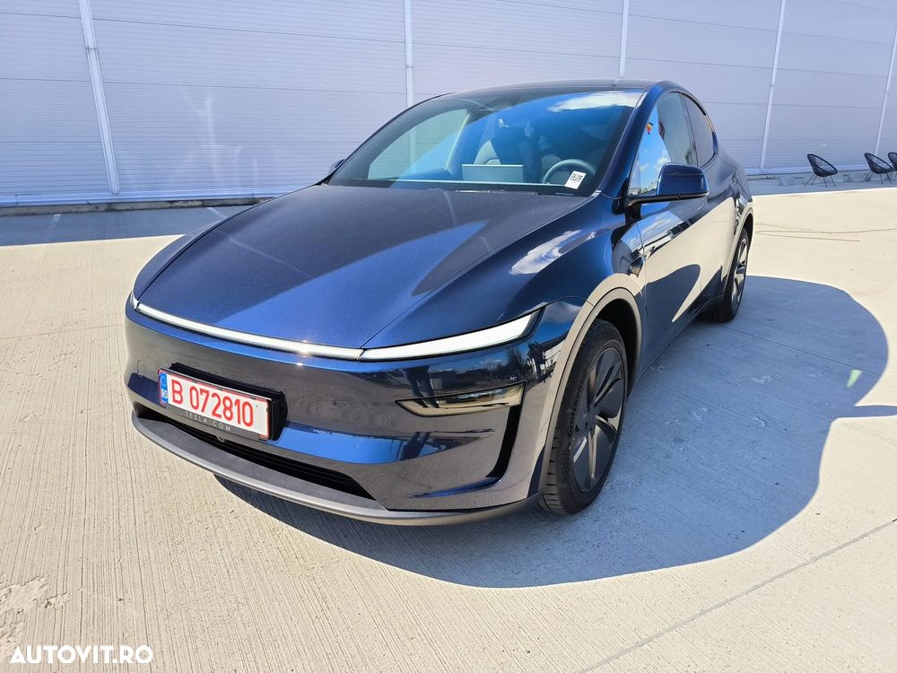 Tesla Model Y 2026 photo 2