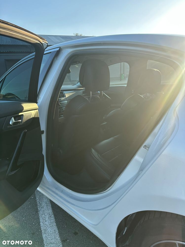 Peugeot 508 RXH 2.0 HDi HYbrid4 - 26