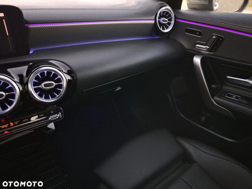 Mercedes-Benz CLA 180 7G-DCT Edition Progressive Line - 24