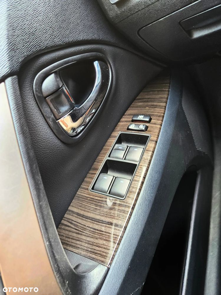 Toyota Avensis 2.0 Prestige EU5 MS - 23