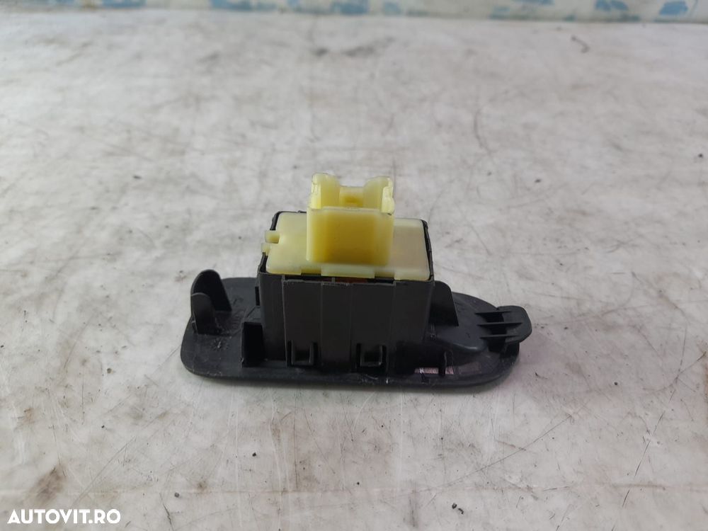 Buton geam dreapta spate Dacia Duster 1 [facelift] [2013 - 2017] 1.5 - 2