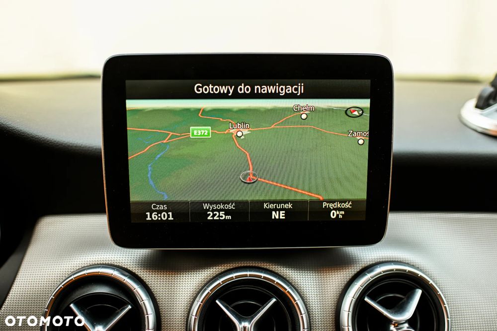 Mercedes-Benz CLA 180 7G-DCT Peak Edition - 27