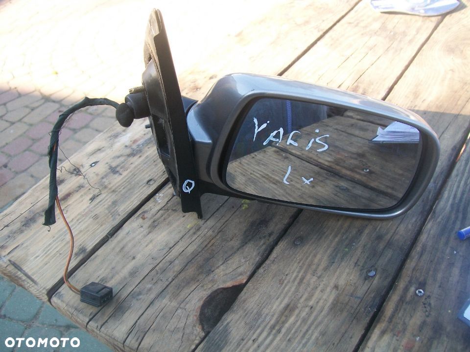 Lusterko TOYOTA YARIS I EUROPA 3 PINY - 1