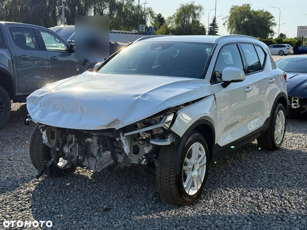 Volvo XC 40 T3 Momentum Pro - 4
