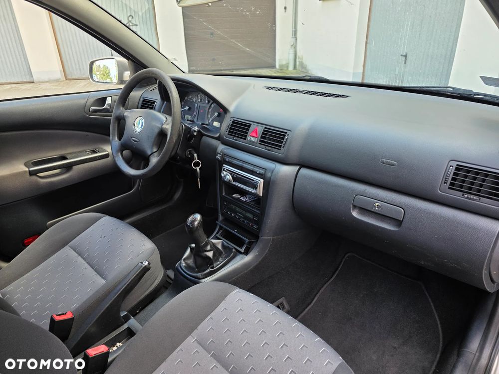Skoda Octavia 1.6 Elegance - 14