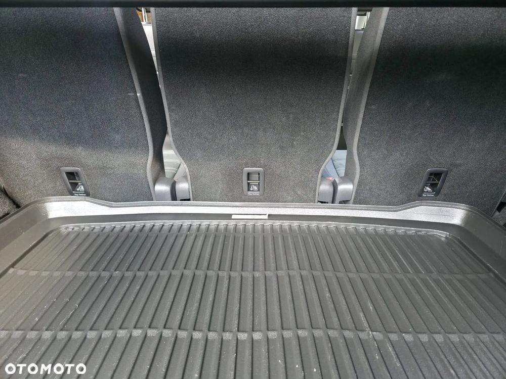 Volkswagen Touran 2.0 TDI BMT Comfortline - 8