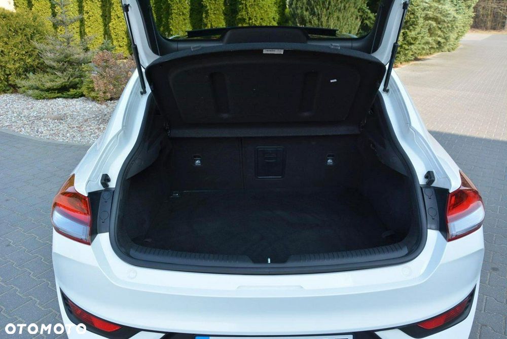 Hyundai i30 1.4 T-GDI Premiere Luxury - 35