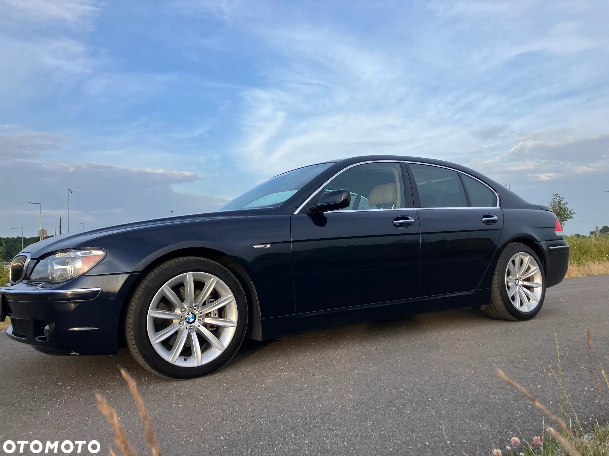 BMW Seria 7 750i - 29