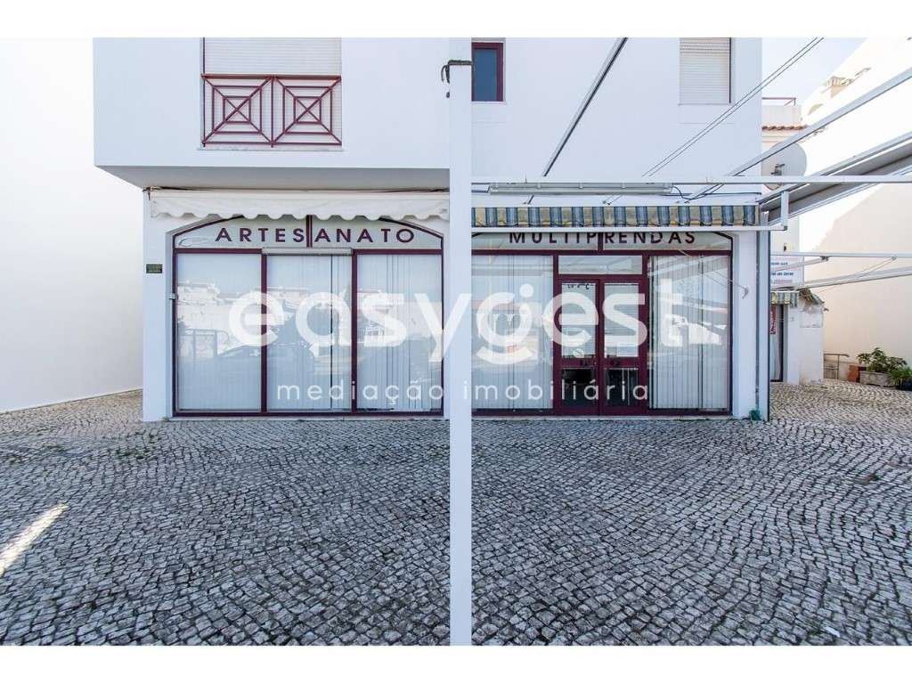 Loja destinada a comércio -boa localização, a 2 min da Praia de Altura - Grande imagem: 2/23