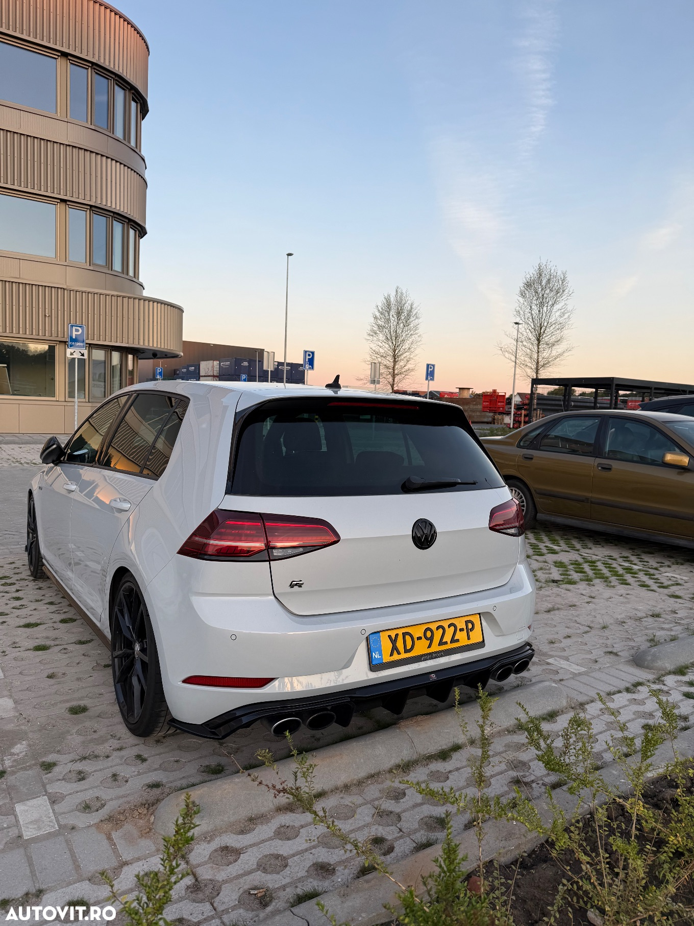 Volkswagen Golf 2.0 TSI DSG R - 5