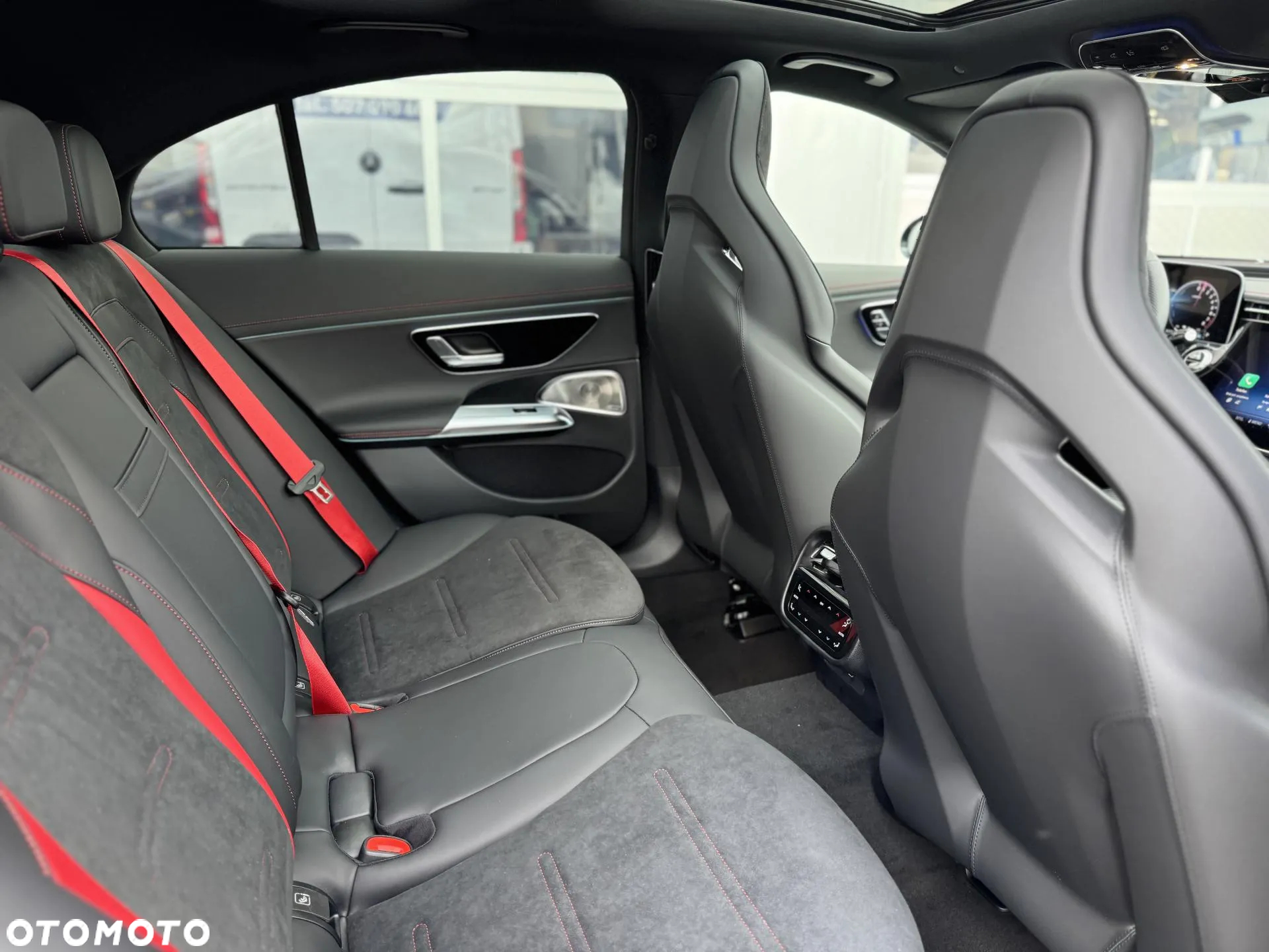 Mercedes-Benz Klasa E AMG 53 PHEV 4Matic+ 9G-Tronic TCT - 19