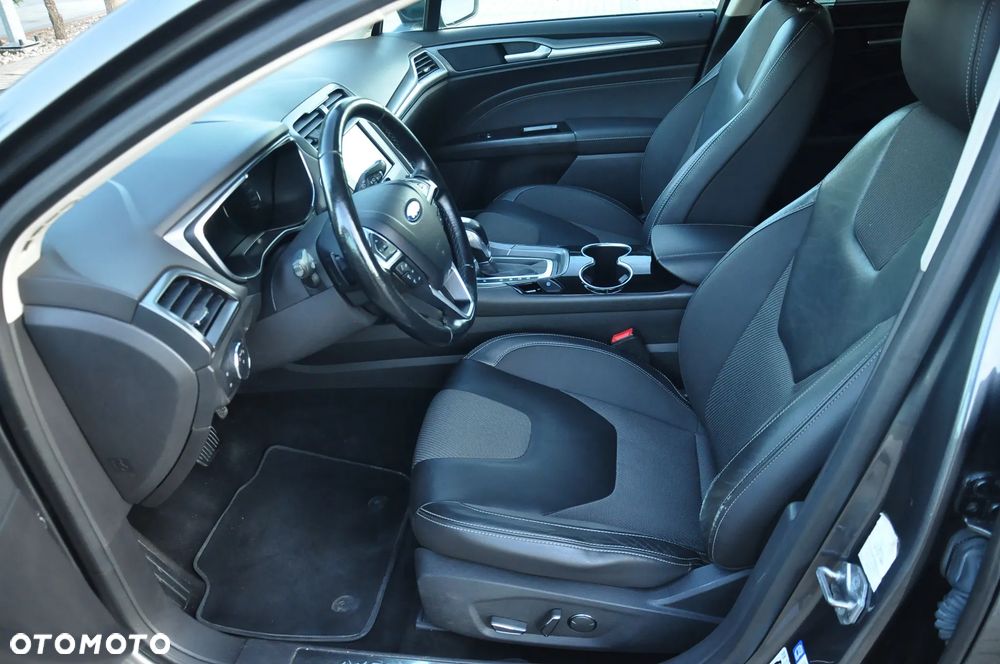 Ford Mondeo 2.0 EcoBlue Titanium - 24