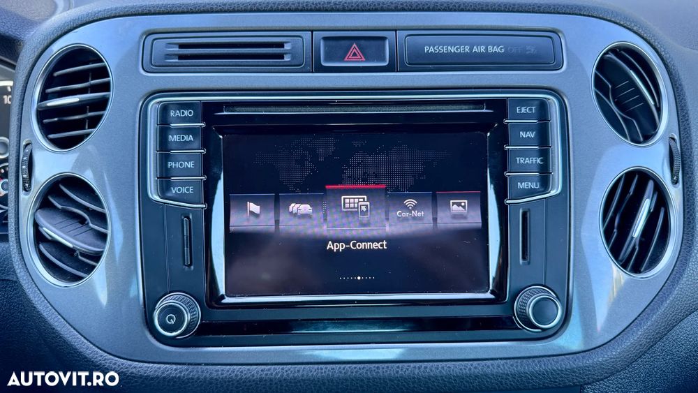 Volkswagen Tiguan 2.0 TDI SCR BlueMotion Technology Sport & Style - 17