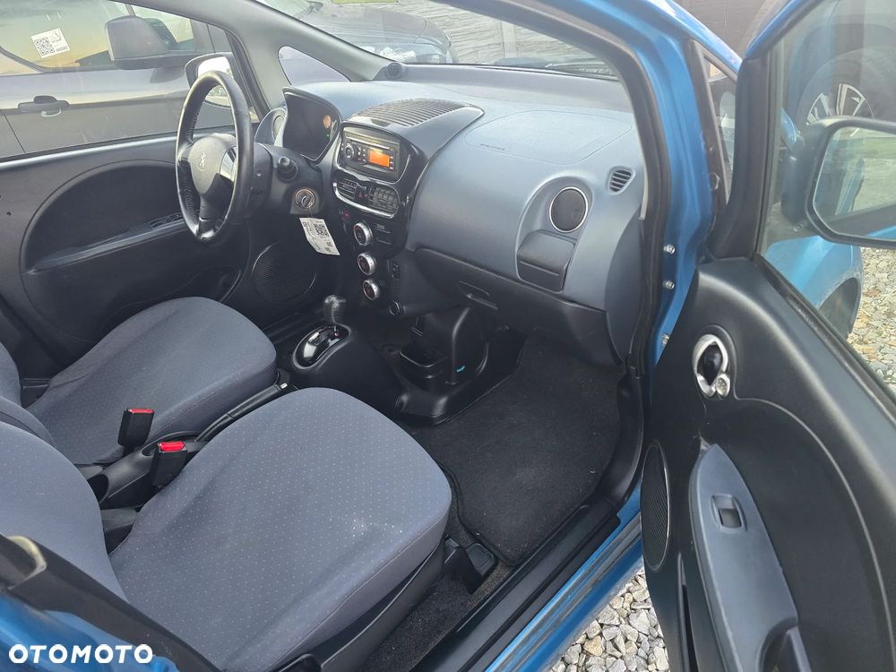 Peugeot iOn - 10