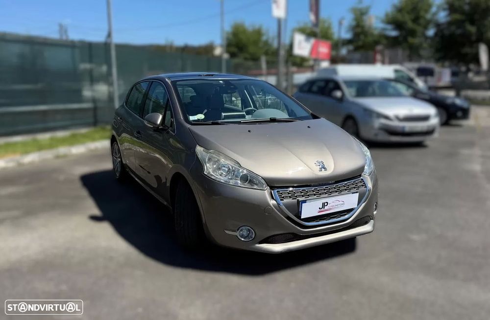 Peugeot 208 1.6 e-HDi Allure 2-Tronic - 4