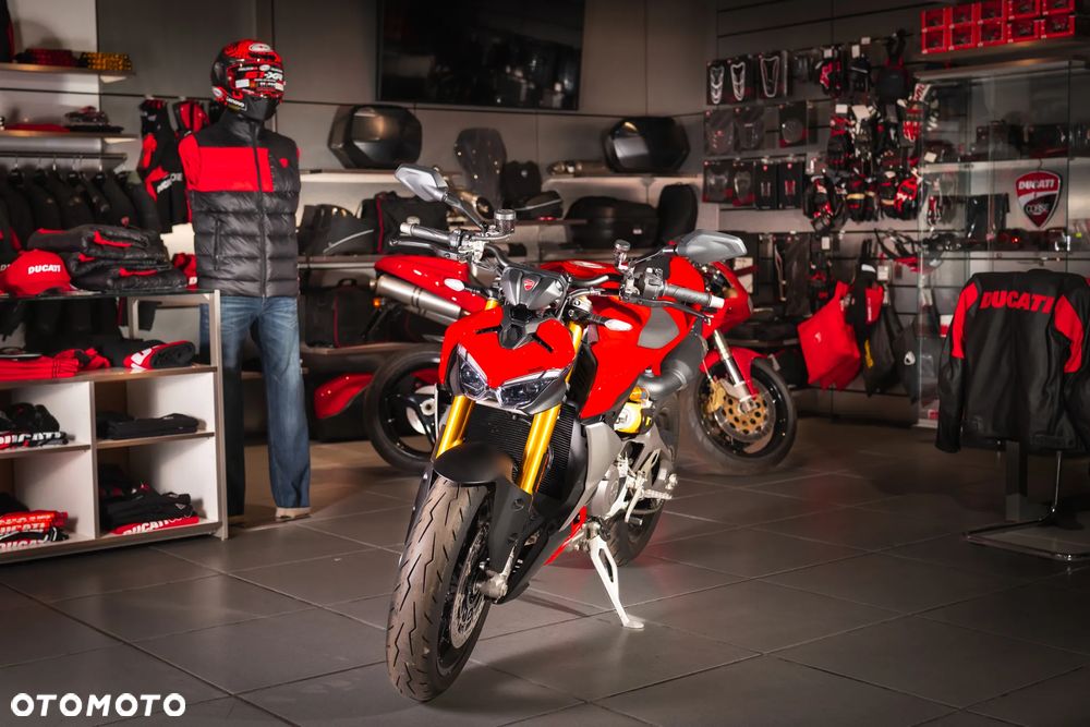 Ducati Streetfighter V2 - 2