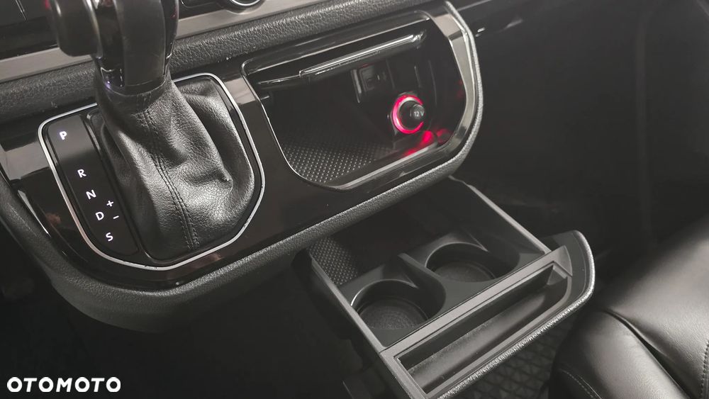 Volkswagen Multivan - 26